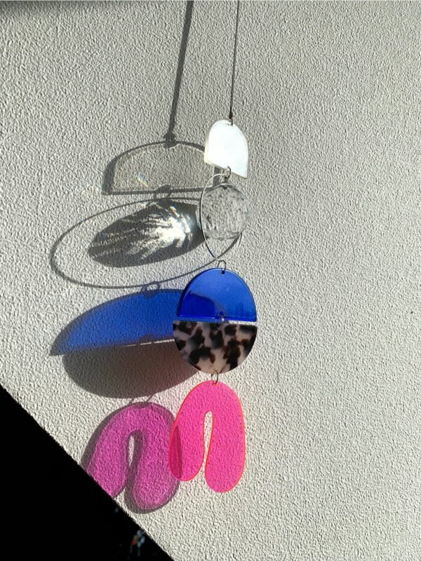 UNIK-HUS Aliniaart Suncatcher Acryl Silber Blau Leo Pink