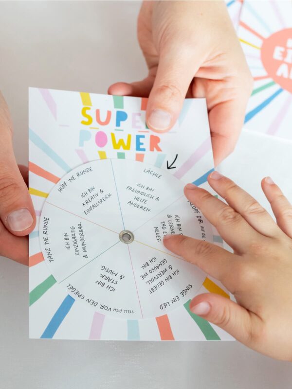 UNIK.HUS Superpower-Box KIDS.HUS SuperpowerRad Postkarte